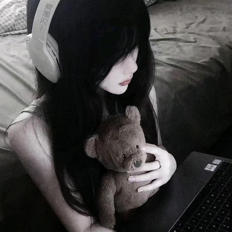 尤奈ಣ