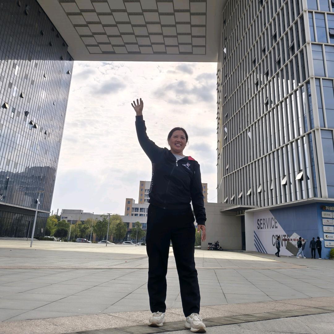 润连摆摊做芋饺