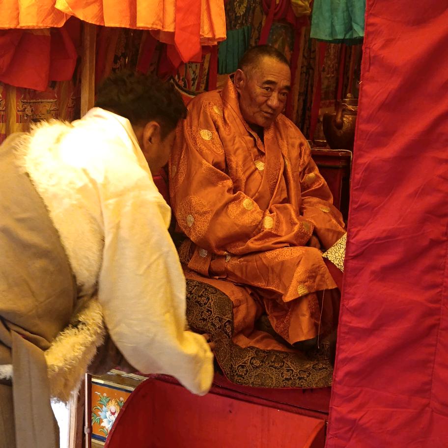 人生没有同花顺，人生的底牌永远是自己。