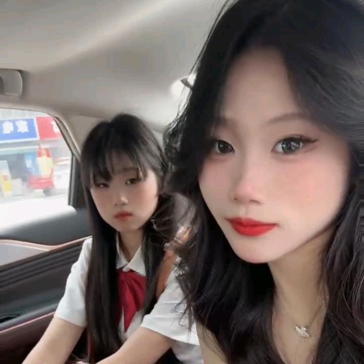 雨洋。达州幺妹。