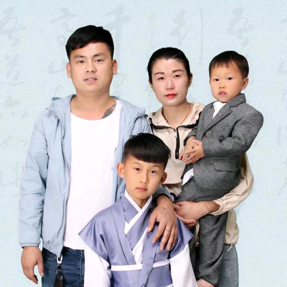 斯堪尼亚V8邢海阳老婆