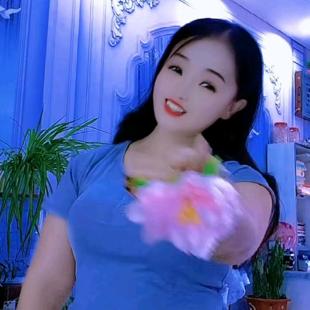 卓卓雅