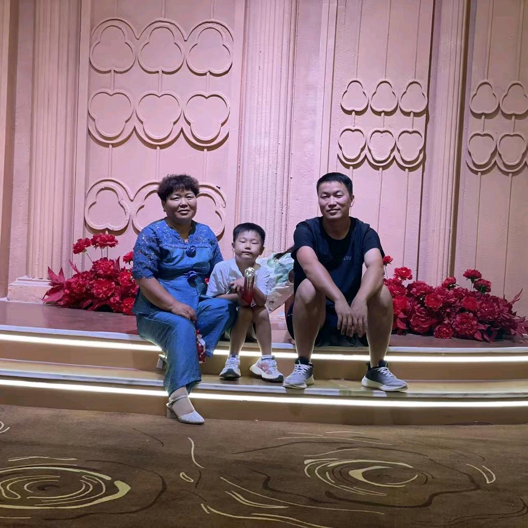 绕月的云