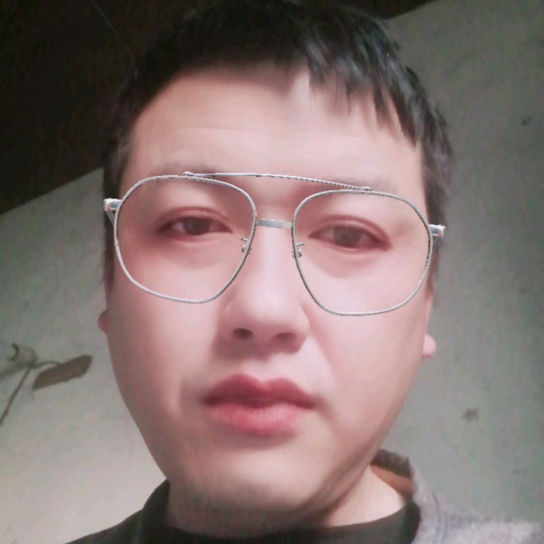 衣衫褴褛