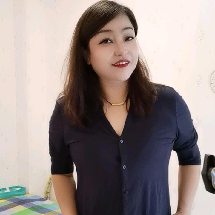 小英爱唱歌