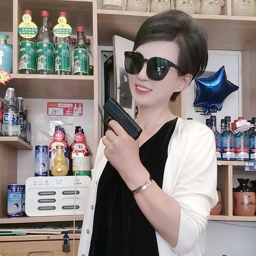 梅姐（梅老板）