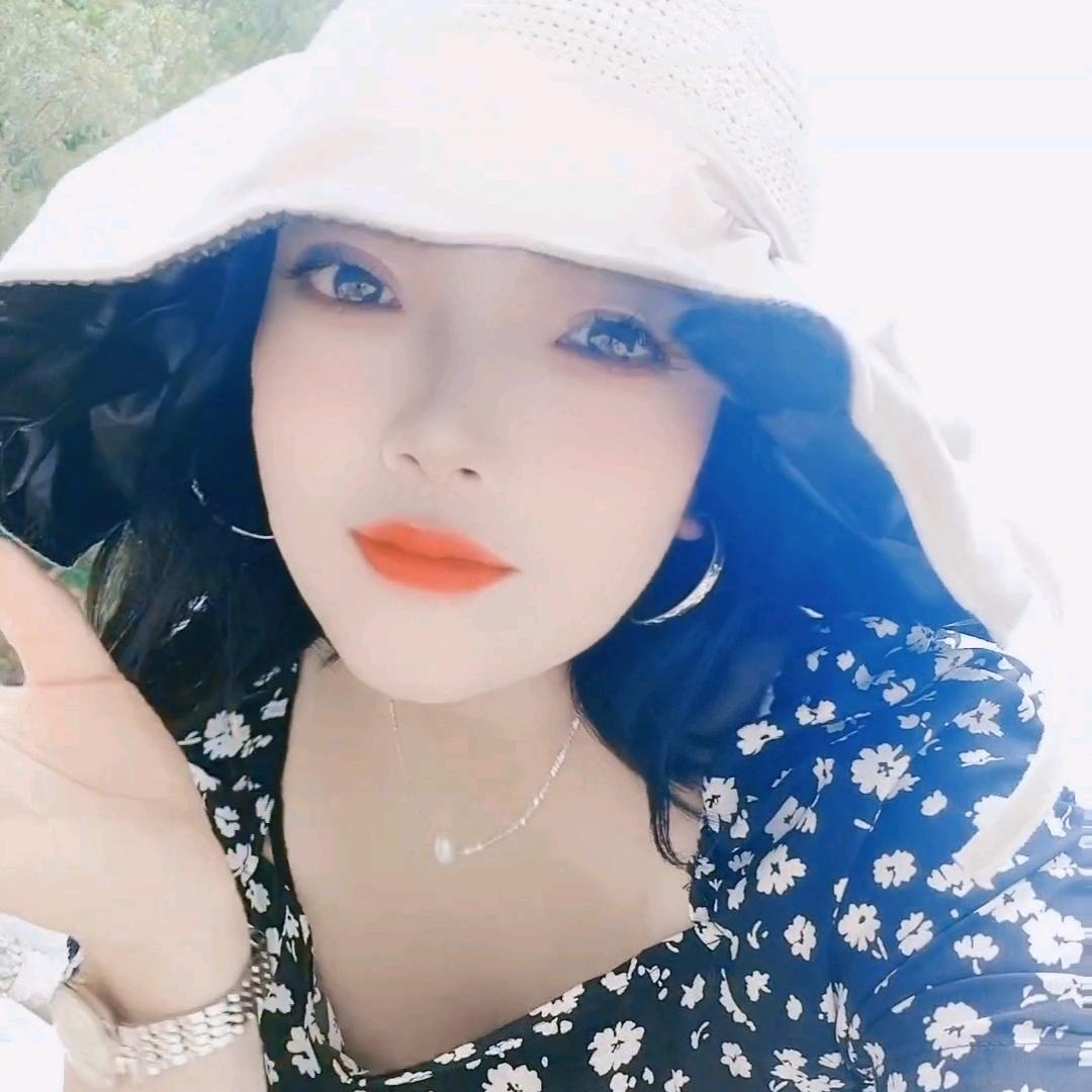 华县卓诗尼💕妮子