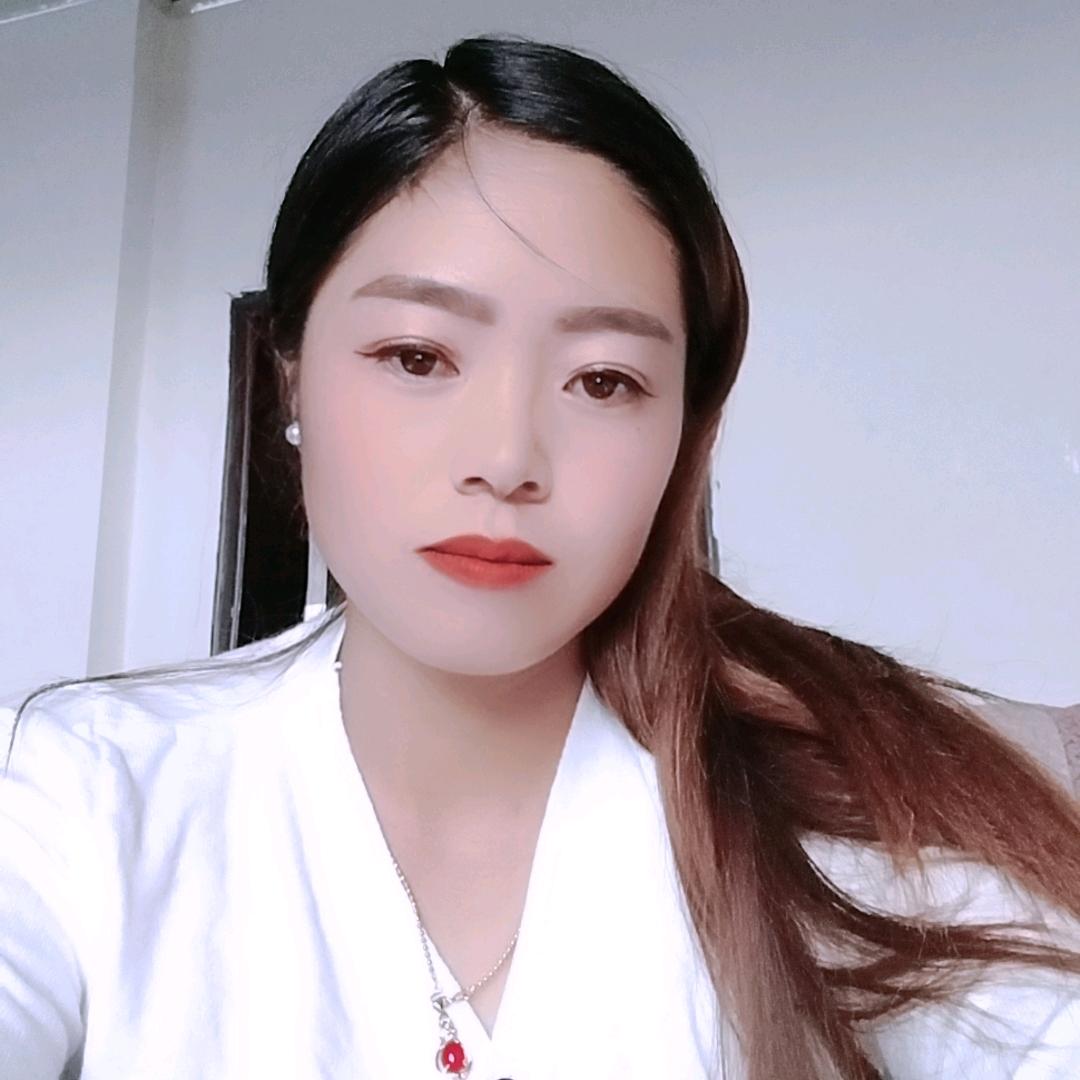 手工鞋的小姐姐。