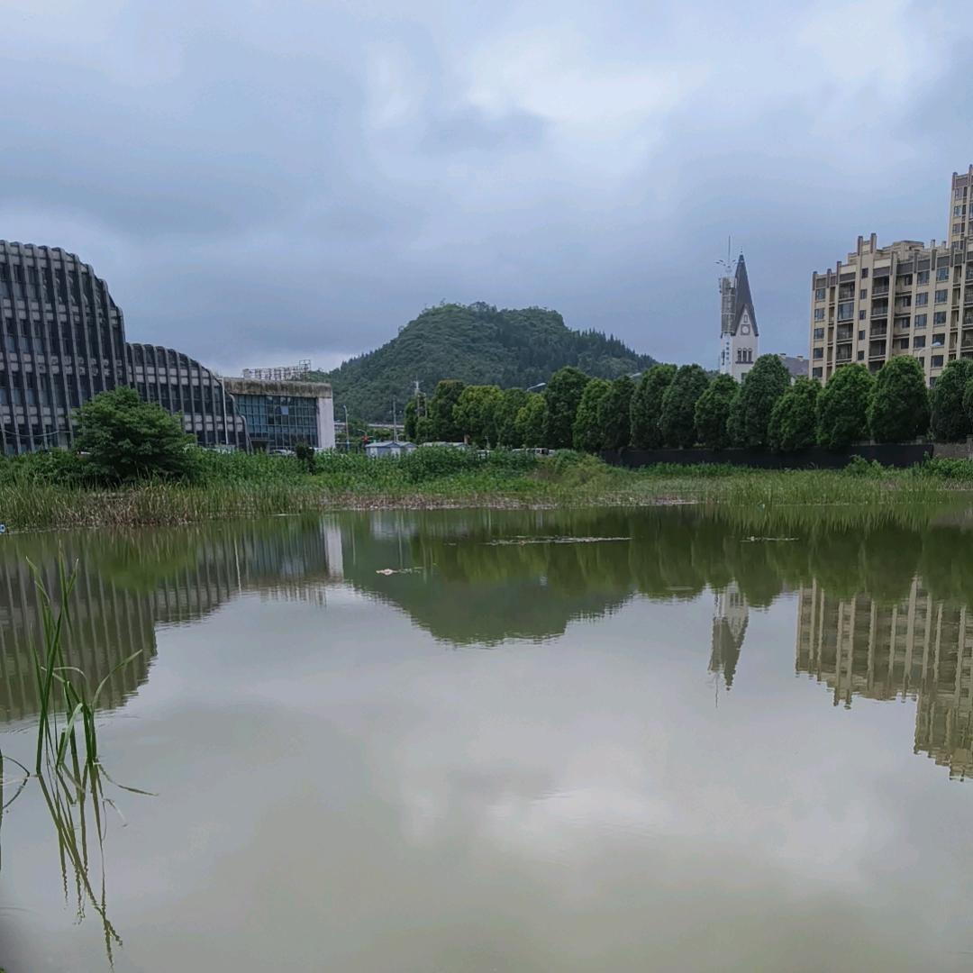 水岸之城