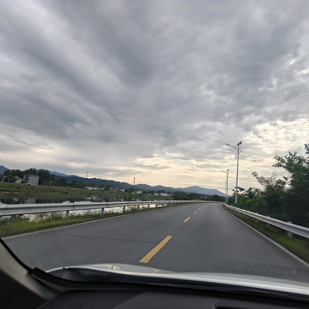 指尖的烟味（老金）