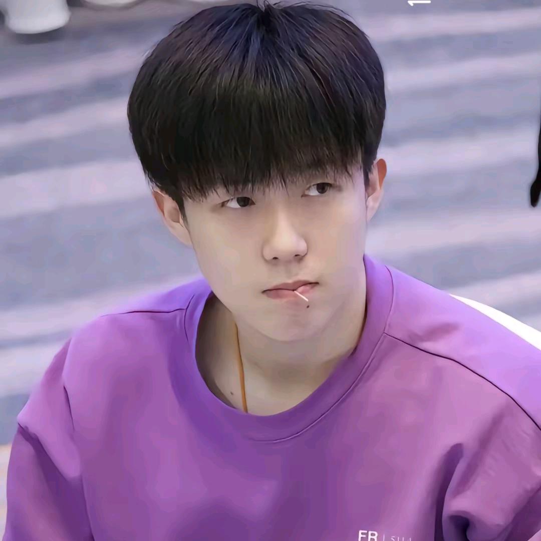 小孔小孔🍀海阔天空