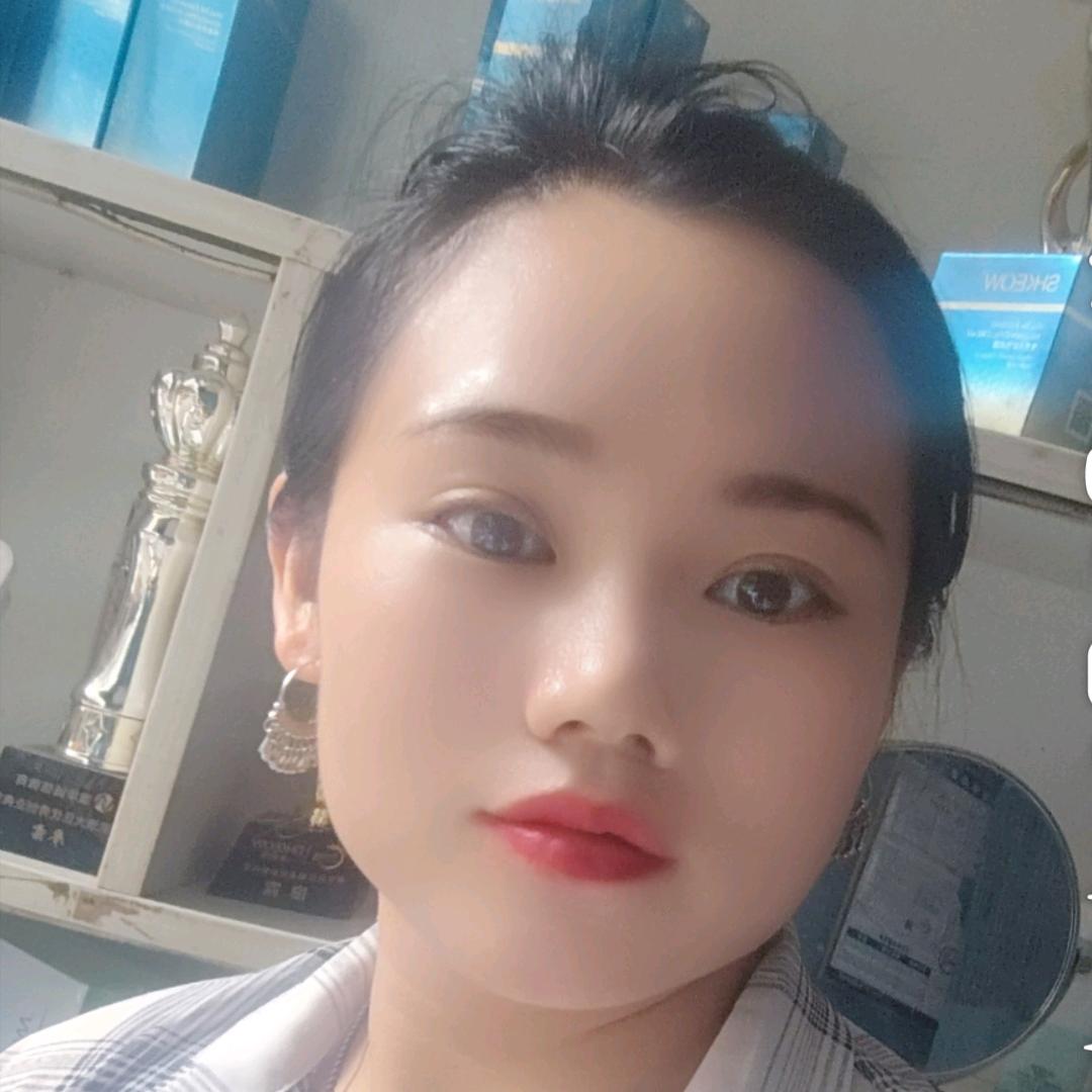 🍀 Ş৳ʀ҉ɨꪜꫀ 露