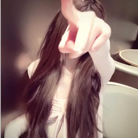 Lily·