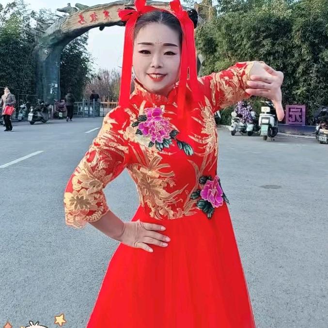 《鲁冰花》鼓舞队—队长：叶