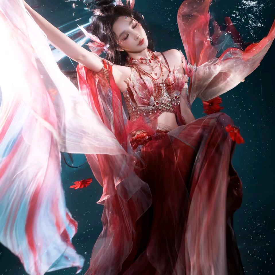 废墟里的月亮🌙