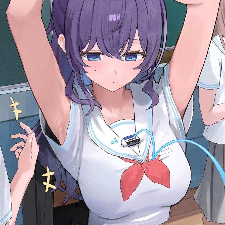 小小.