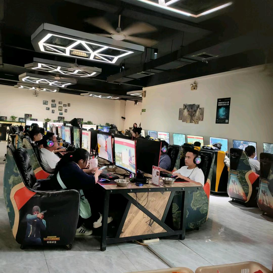 吉首前沿地带网咖老廖