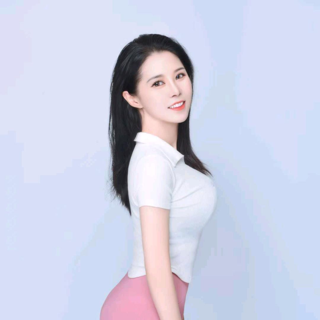 迷人的小白莉