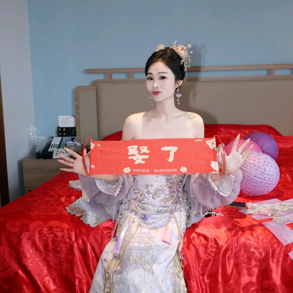 泡芙小妞