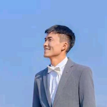 高伟.