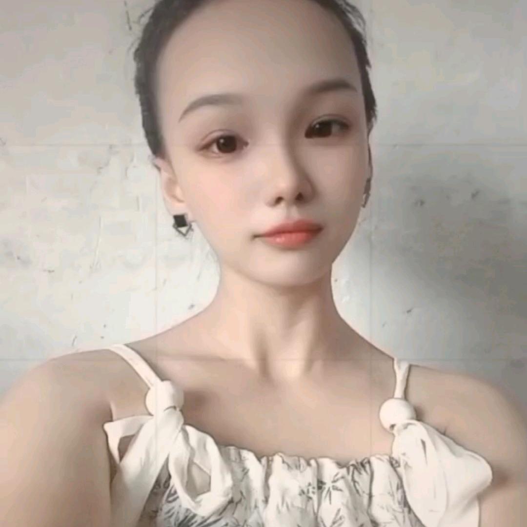 做个懒散的小富婆~