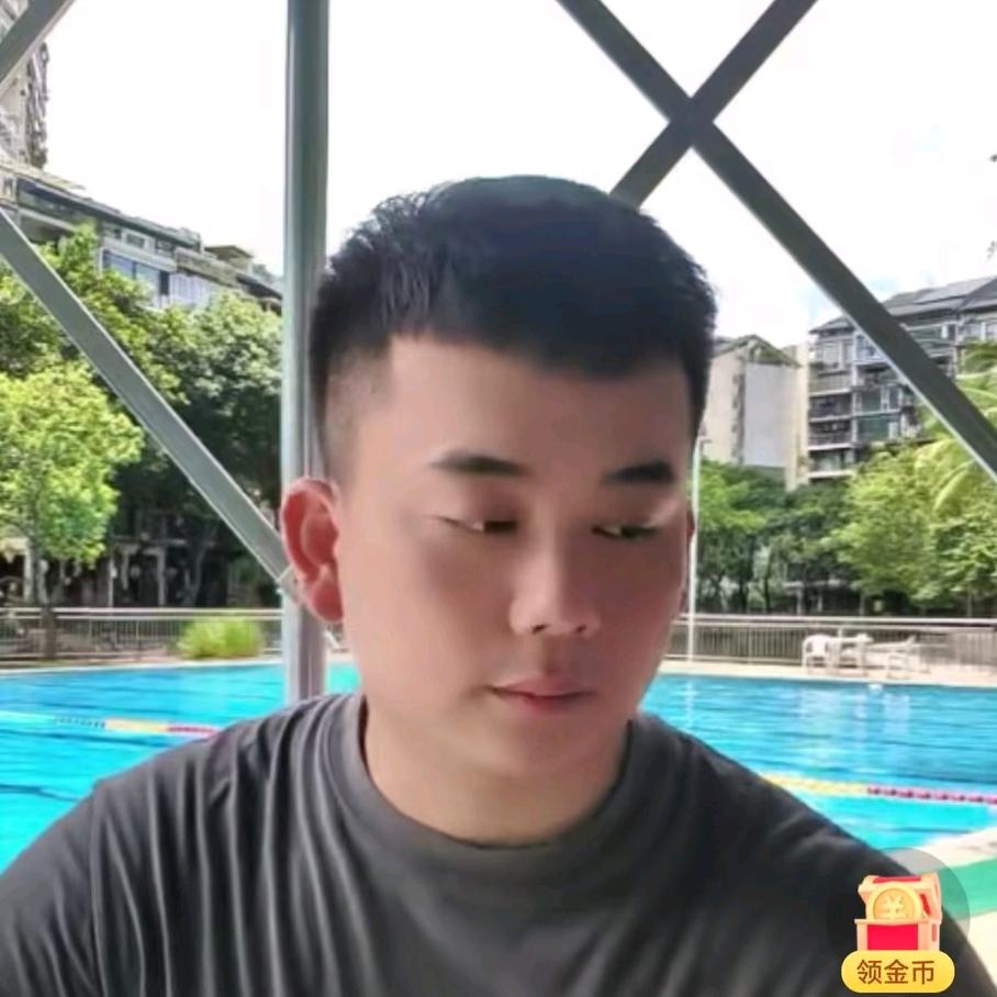 奥尔维斯深圳教游泳