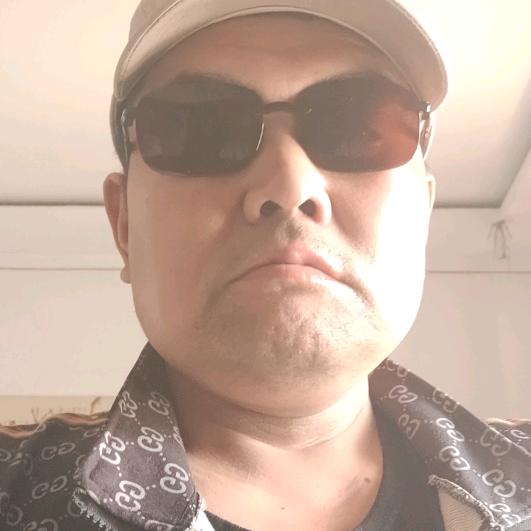 阳光男孩(不忘初心全力以赴)