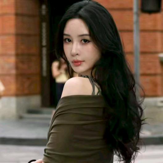 菠萝宝宝Yuna~穿搭精选