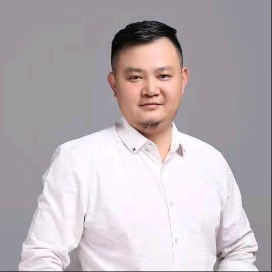 为青春地摊烧烤创始人老魏