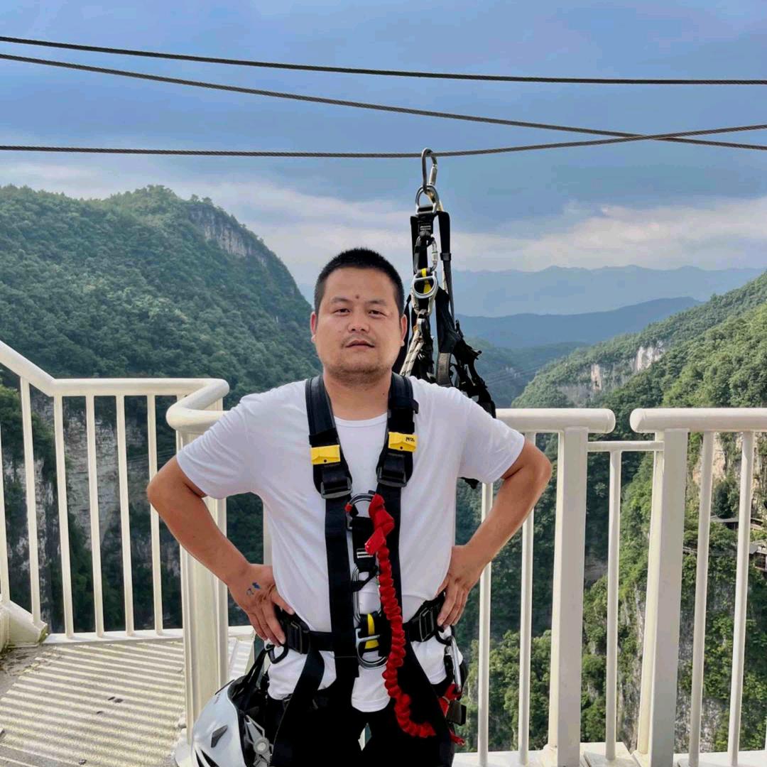 张家界蹦极小胖