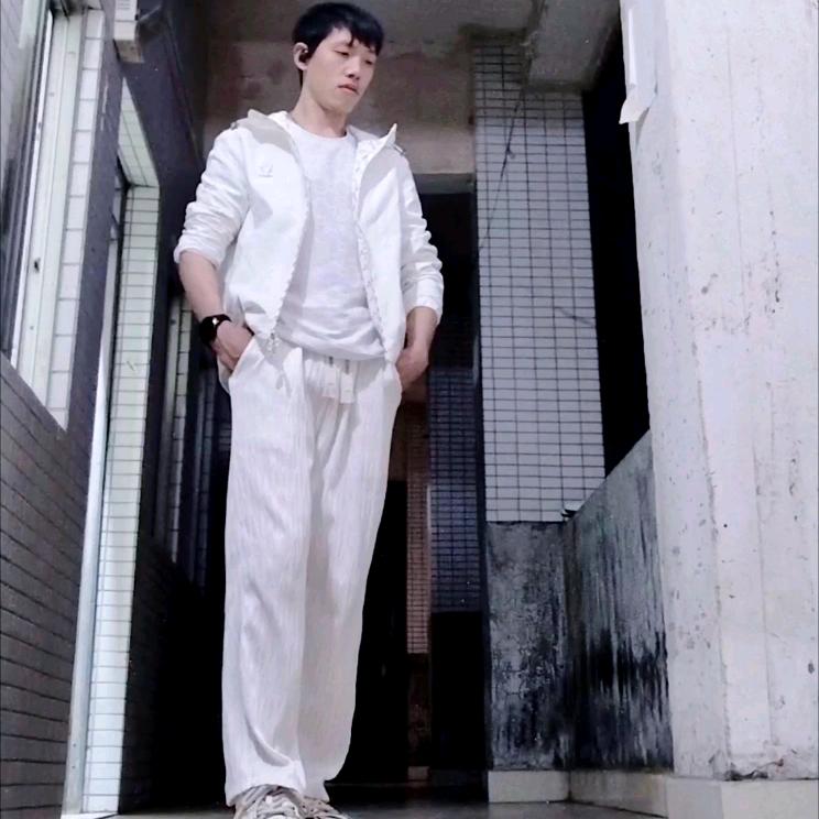 李%笑🤗笑