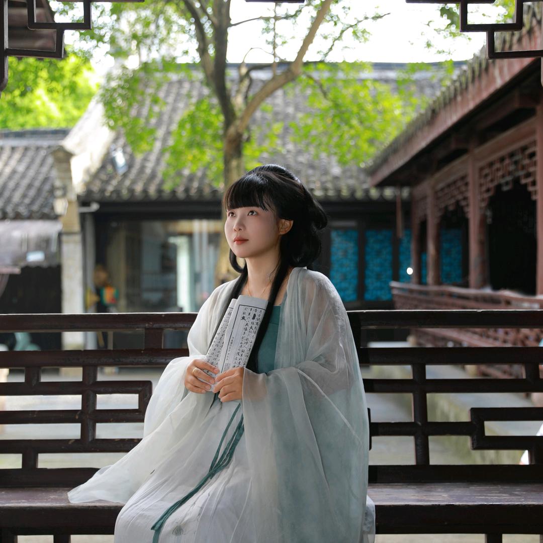 李大少她姐姐