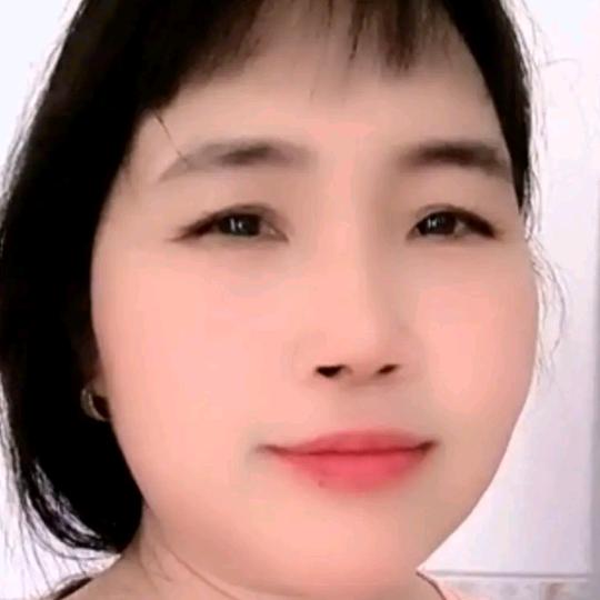 琼
