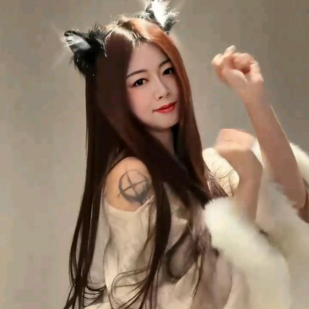 爱吃糖果的猫🐱