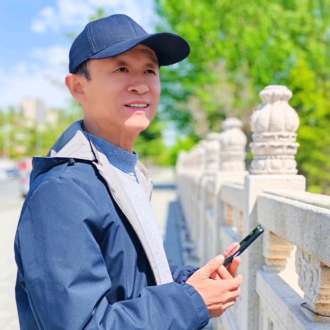 刘明