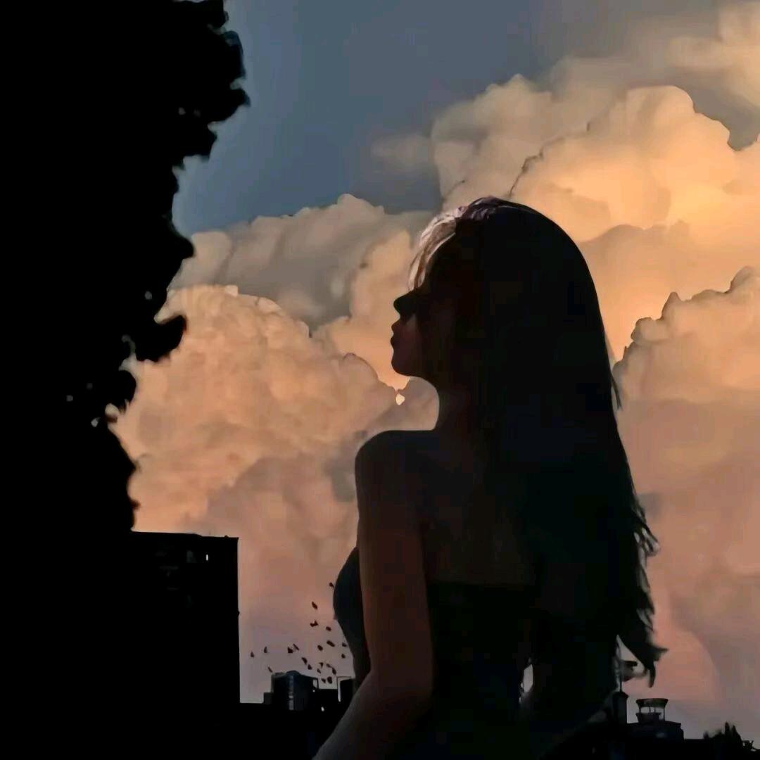 八十岁健壮老奶在男模店点了十八个俊俏小伙