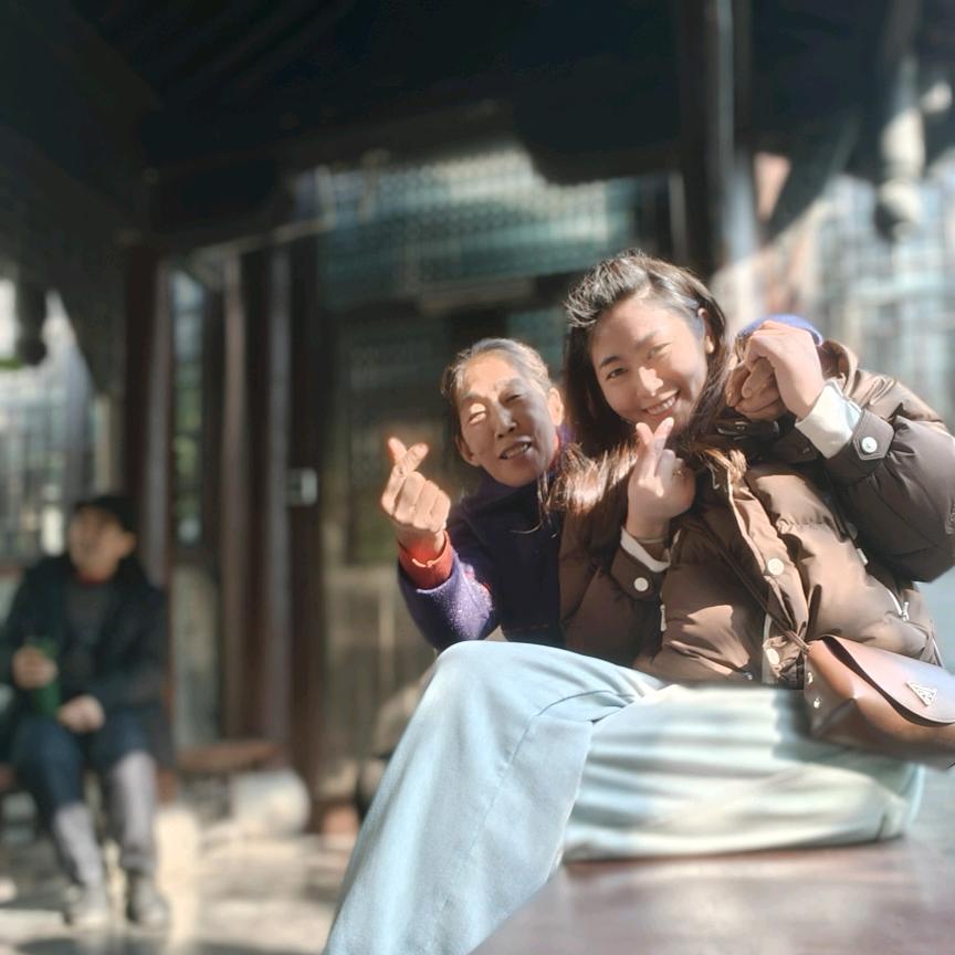 前瞻服饰杨秀华