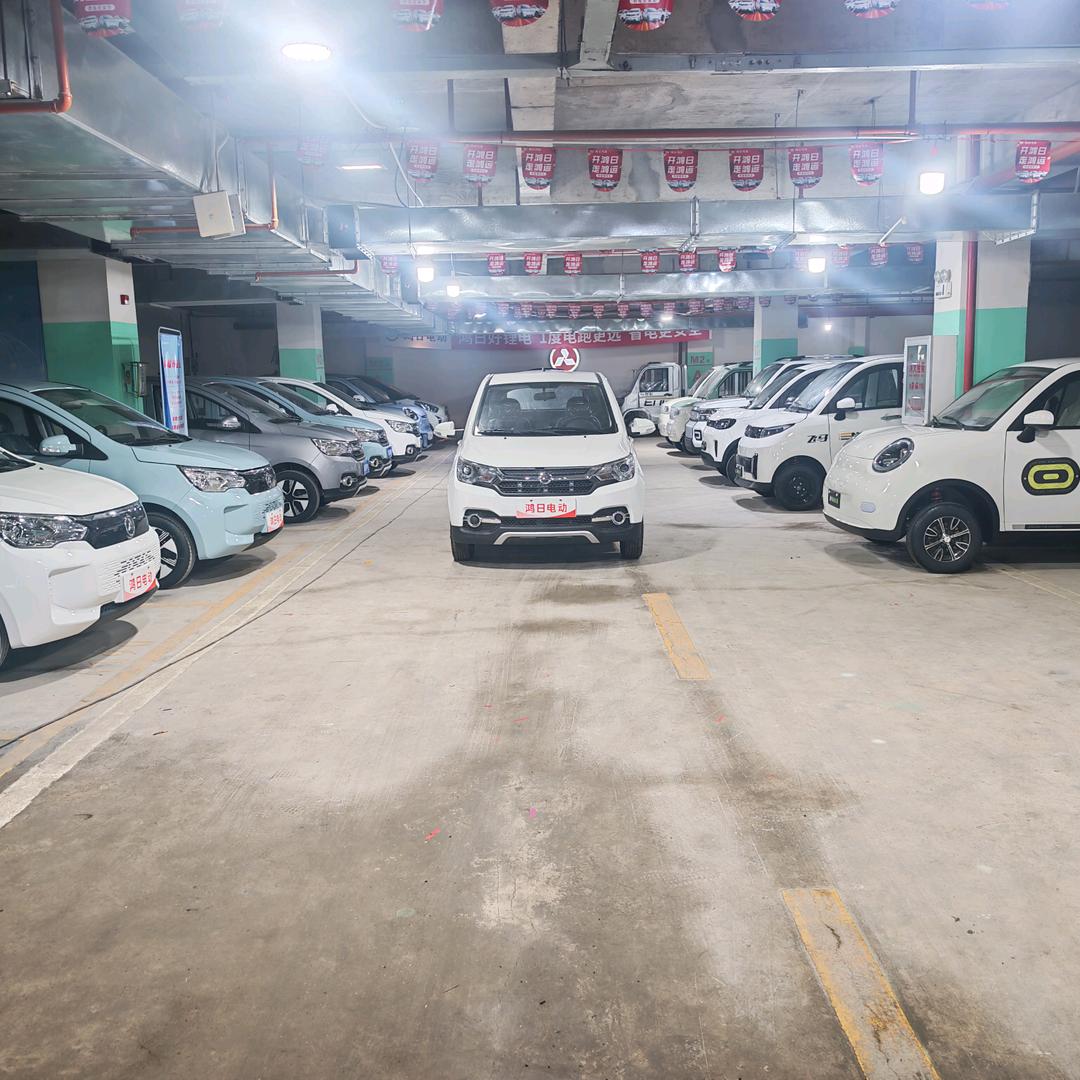 鸿日电动车昆明运营中心