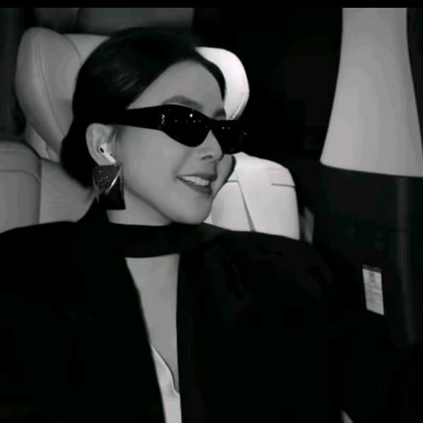 溶溶RONGRONG女装穿搭