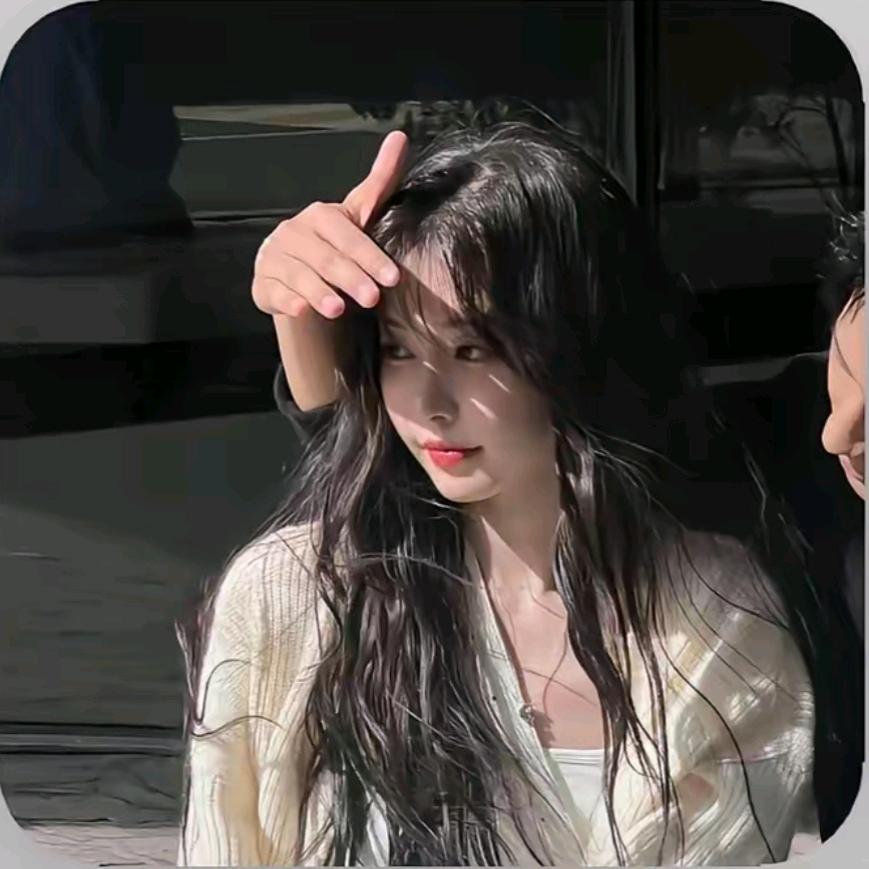 ♡   ʚ  K  ɞ   ♡