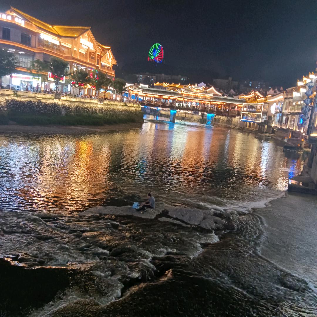梨云渡水