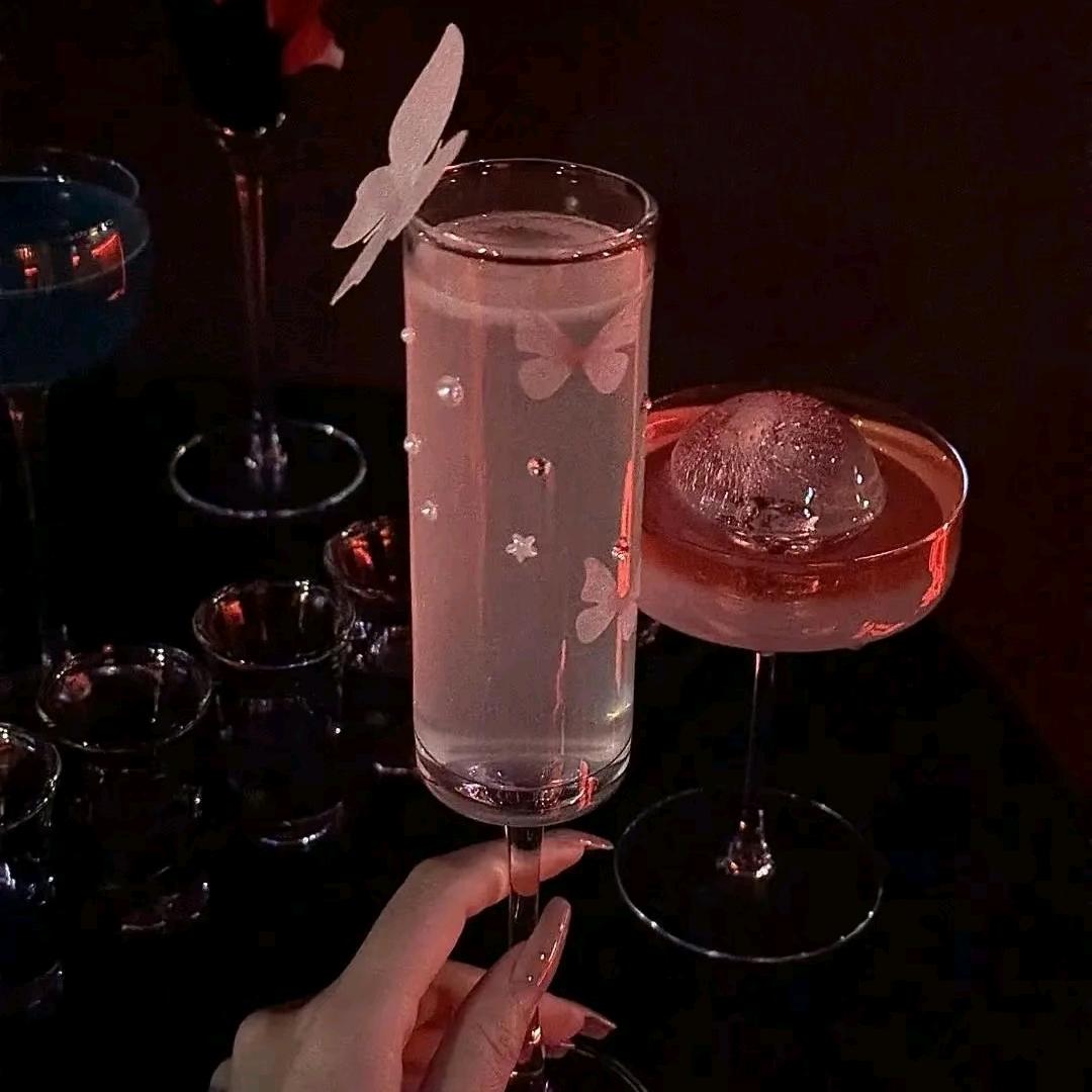 独   £§  依♡  孤§叶蝶§