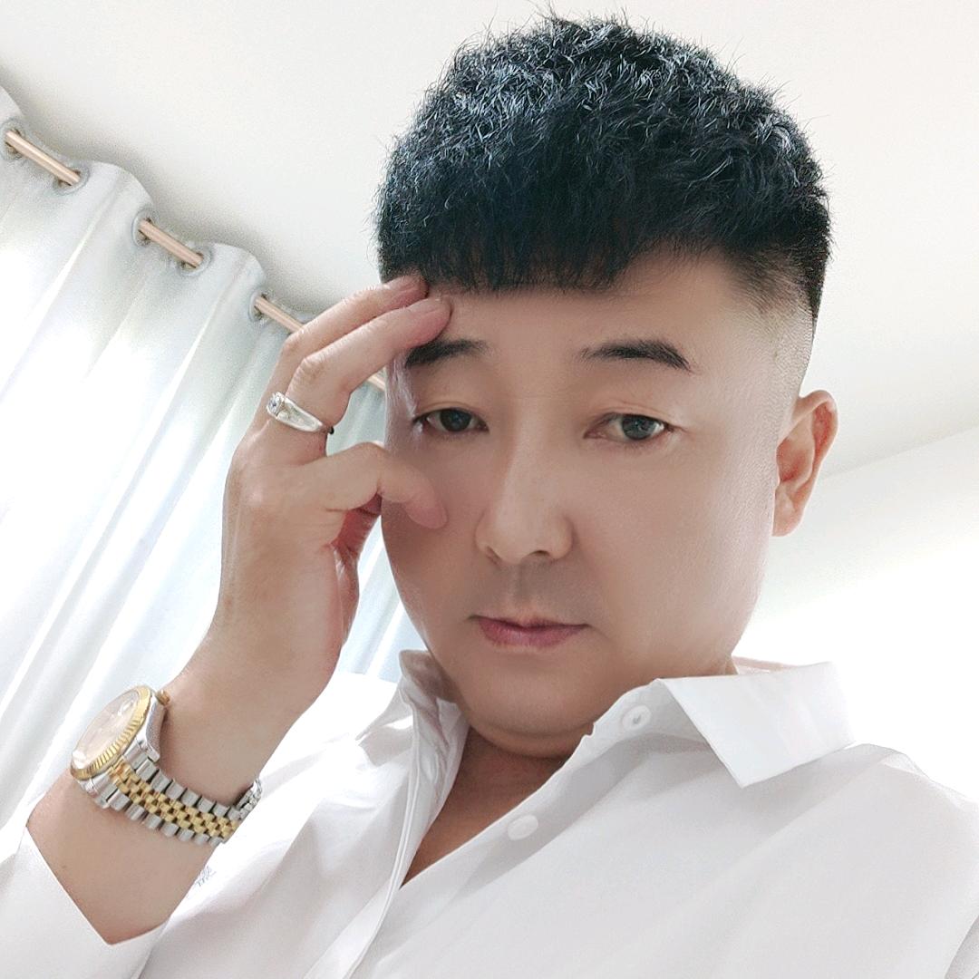 东 哥