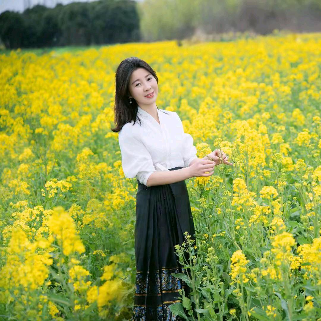 巴山广场美诗尼花艺生活馆