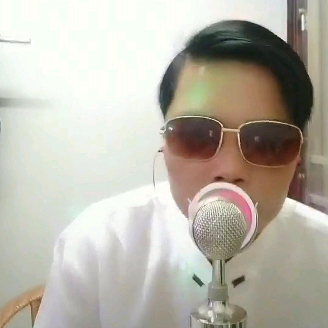 姓名匡...单身爸爸