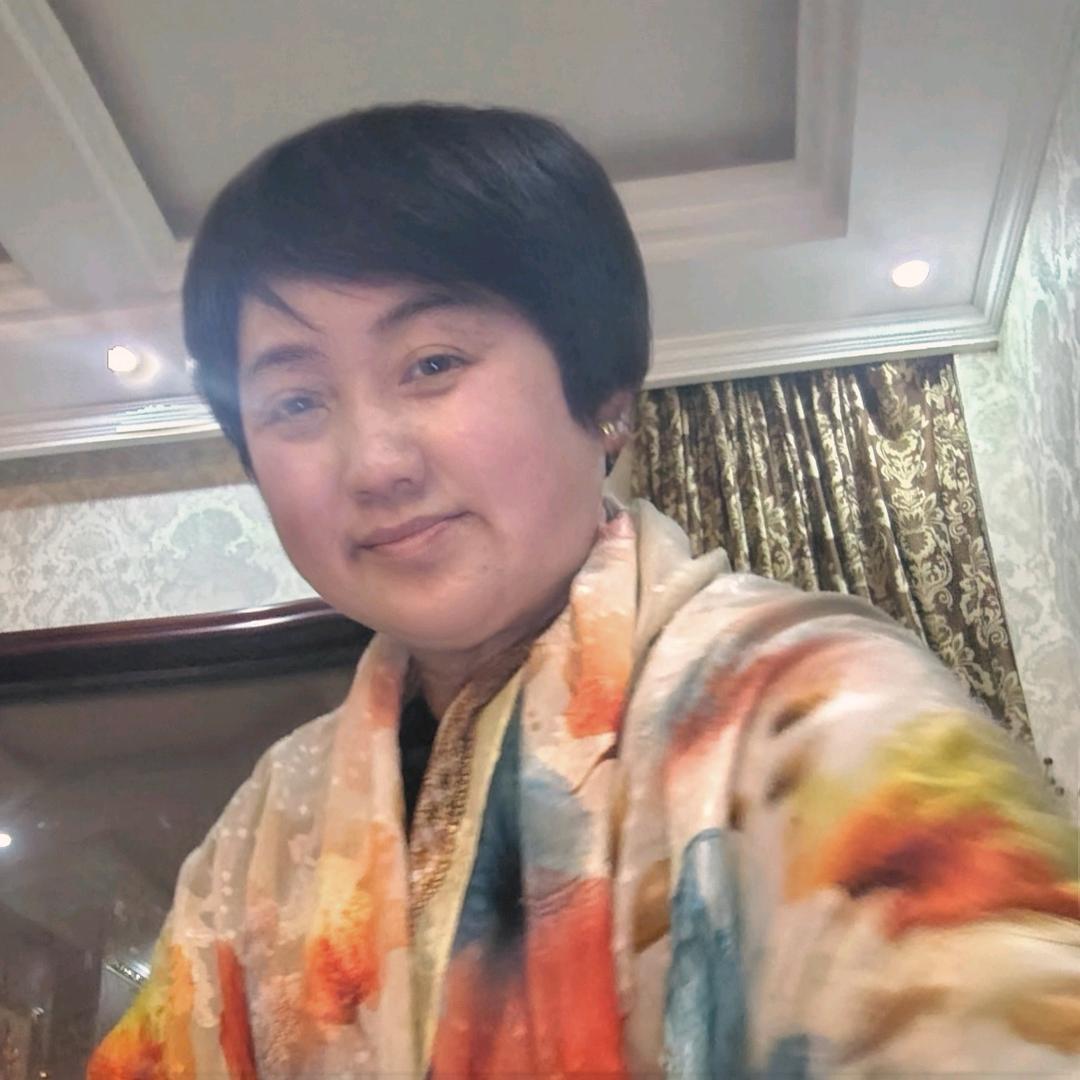 爱笑的平姐