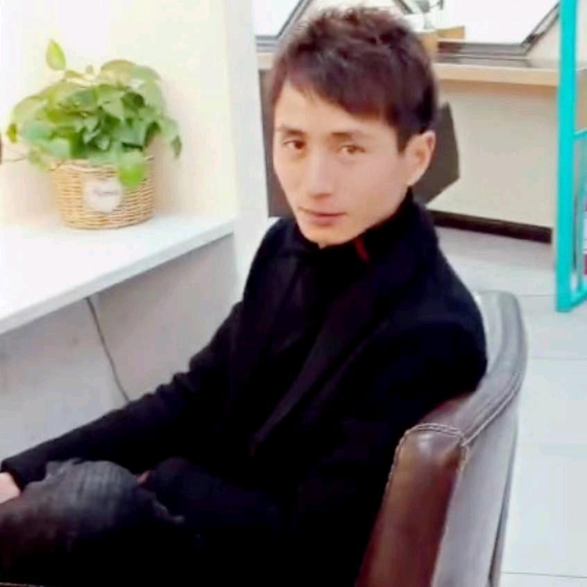 唯有抽烟解千愁