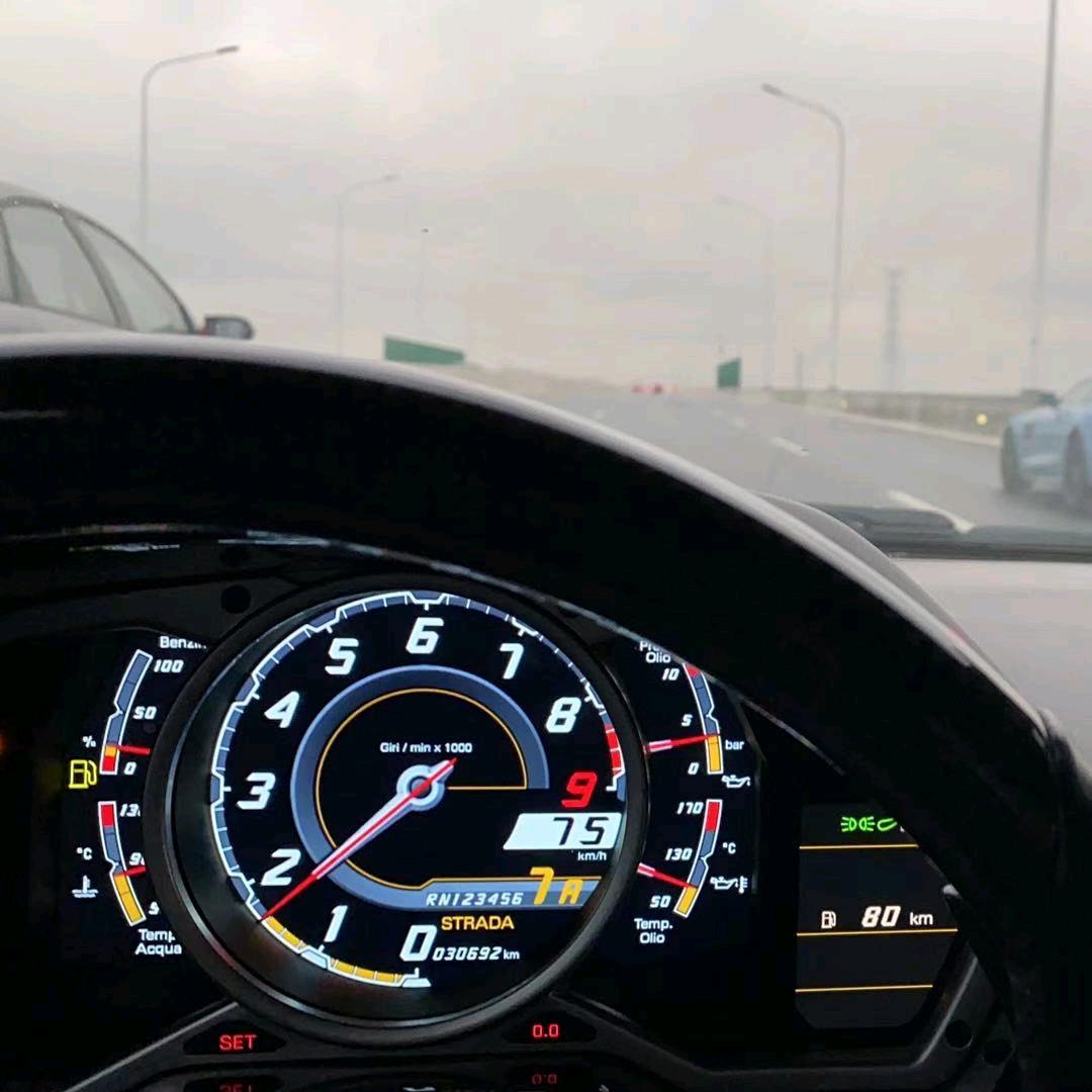 👑               啊走