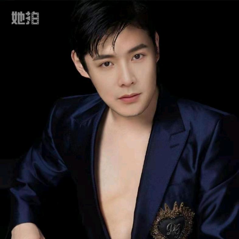 邓哥，江湖浪人，〈拒连赞，否则拉黑）