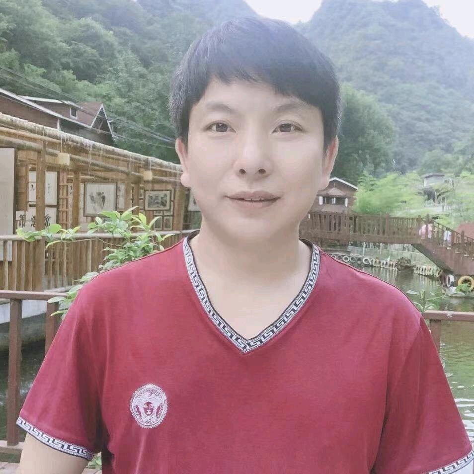 熊有贵唱山歌带徒弟
